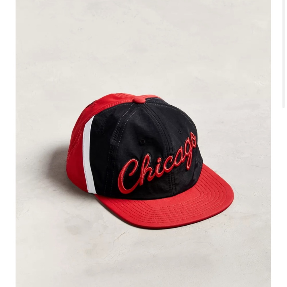 Urban Outfitters Mitchell & Ness Chicago Bulls Snapback Hat